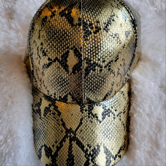 Baseball Cap - Picture 2 of 4